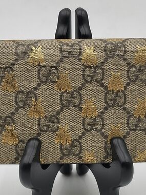 Gucci 508757 GG Supreme Bee Bi-fold Wallet Authentic..